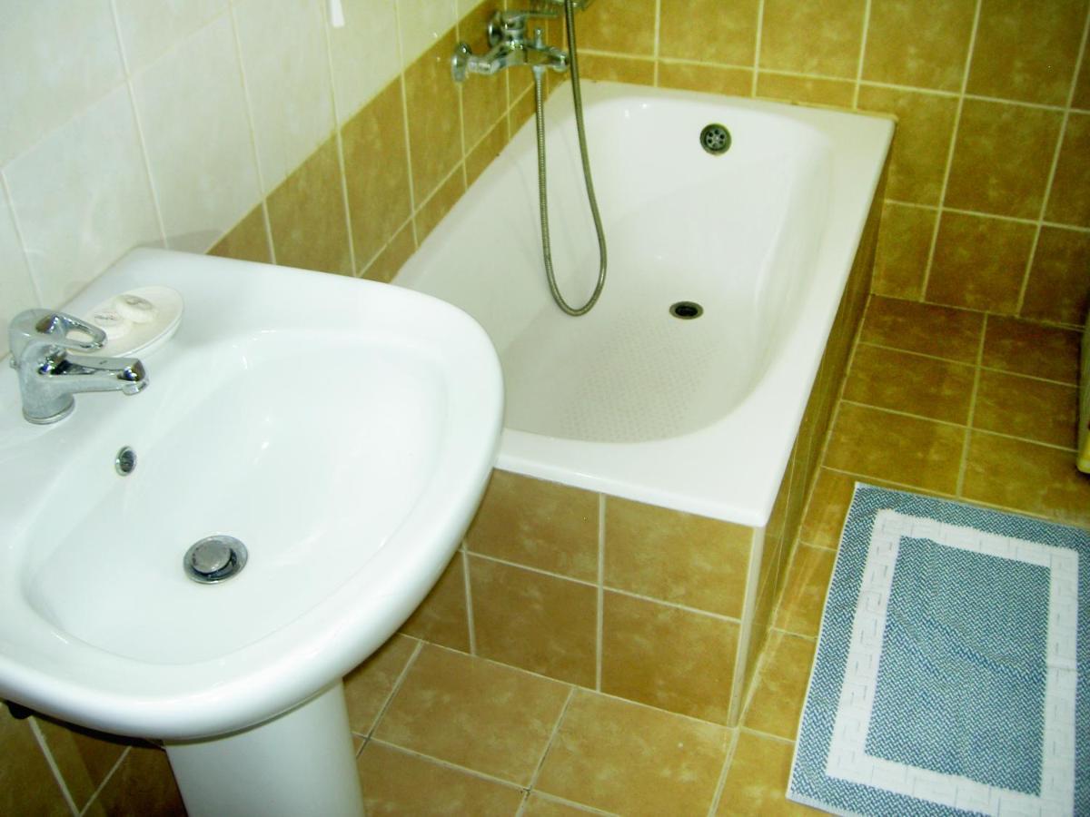 Mat Old Town Apartments L 罗希姆诺 外观 照片